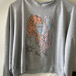 sweatshirt gray with tigers pink and orange grey